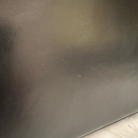 Salvatore Ferragamo Vara Ribbon Leather Tote
Pre loved - Picture 6 of 14